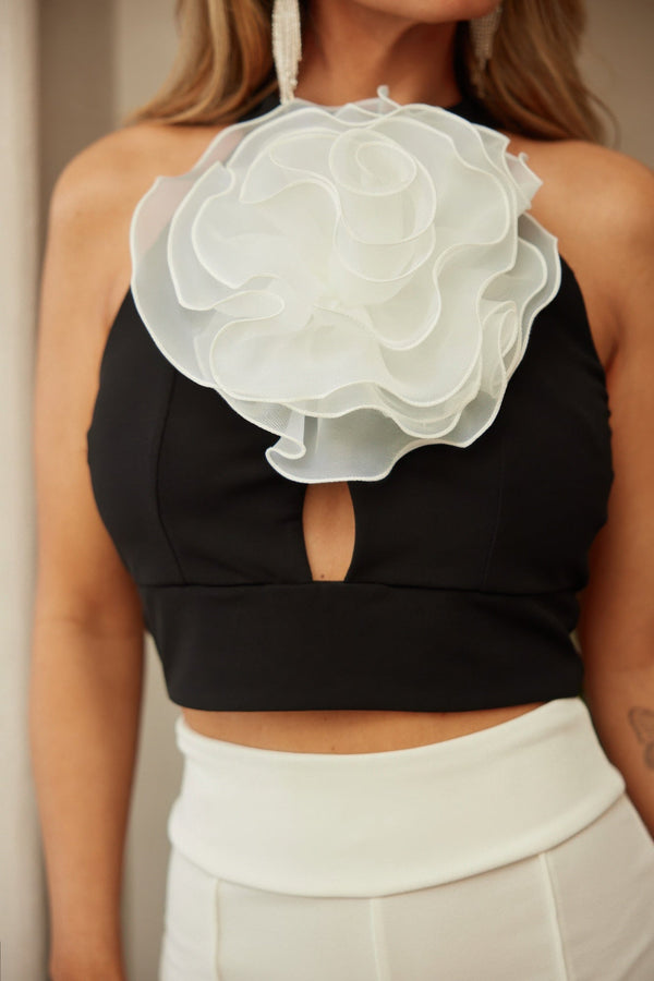 Flower Detailed Fashion Crop Top - Top - SmartBuyApparel
